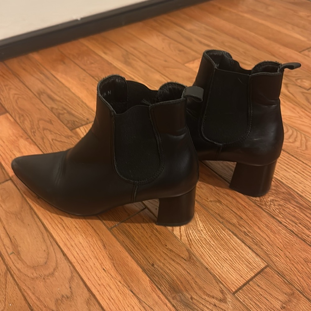 La Canadienne women Black Leather Chelsea heel Boots